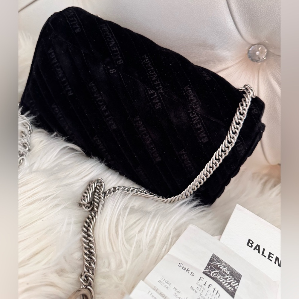 Balenciaga BB Chain Round Shoulder Quilted Velvet Bag - Picture 12 of 14
